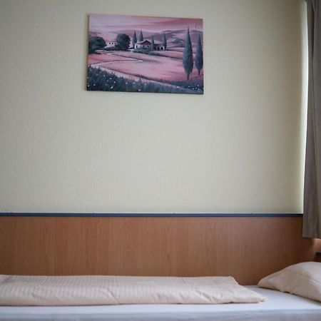 Radlstadl - Brauhaus Und Hotel Kaarst Esterno foto